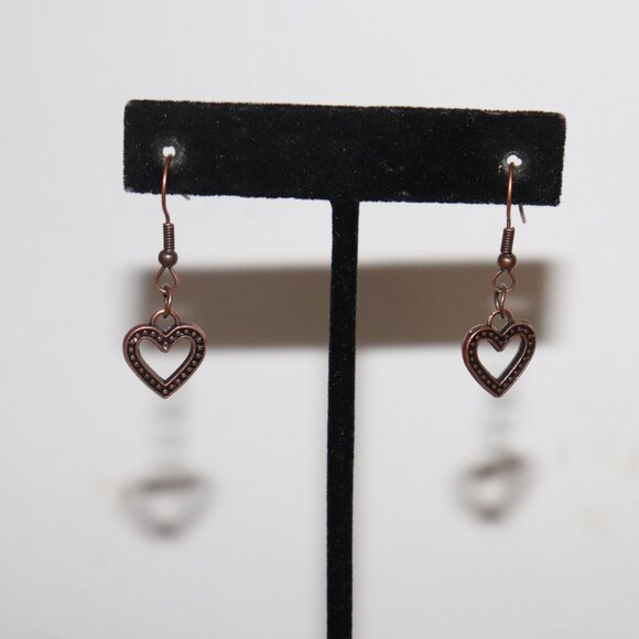 Beautiful copper heart dangle earrings 1 3/8" - Picture 3 of 4